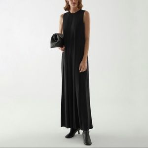 COS Sleeveless Pleated Jumpsuit